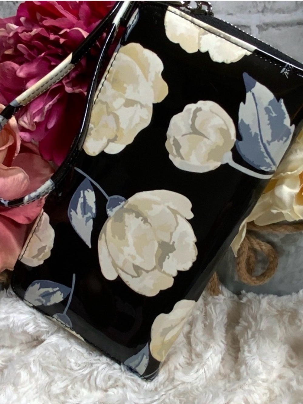 Betsey Johnson New Black Patent zipper Floral Wristlet with Cream Blooms